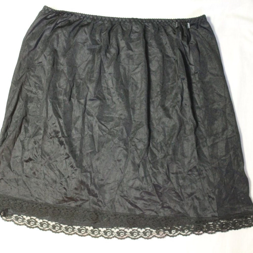 black skirt
